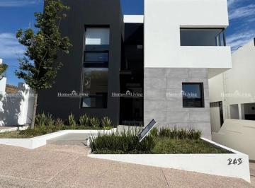 Casa de 4 habitaciones, Chihuahua · Casa en Renta en Bosques de San Francisco