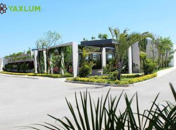 Terreno / Lote · 380m² · Eb - Uz2099 Terreno en Venta en Privada Residencial, Conkal, Yaxlum, Entrega Inmediata.