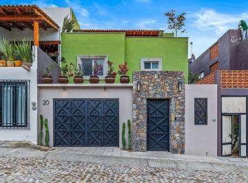 8fdda20cc251ffb535b257349d5205008b8b4066061b2b919219f63439c6839b · Casa en San Miguel de Allende con Cochera, Terraza y Recámara en Planta Baja