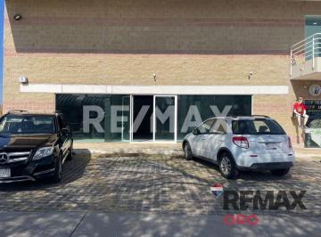 Local comercial · 368m² · 25 Estacionamientos · Local en Plaza Comercial - (4)
