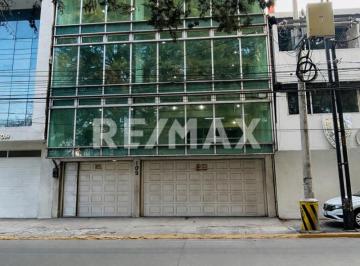 Edificio · 600m² · 8 Estacionamientos · En Venta Edificio de 3 Niveles Sobre Paseo Tollocan Uso de Suelo Comercial Cru, Toluca Estado de Méx