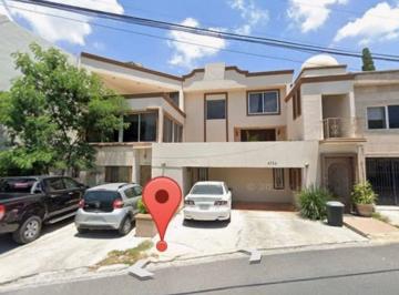Casa de 3 habitaciones, San Pedro Garza García · Casa en Venta en Fuentes del Valle, Spgg