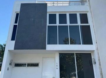 Casa de 4 habitaciones, Zapopan · Moderna Casa en Capital Norte