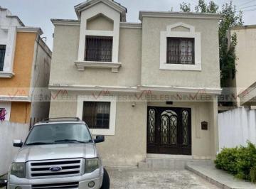 Casa · 215m² · 3 Recámaras · 2 Estacionamientos · Casa en Venta en Lomas del Paseo