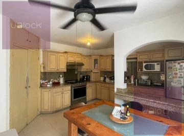 Casa · 350m² · 4 Recámaras · 2 Estacionamientos · Casa en Venta en Colinas de San Jerónimo