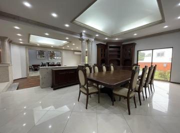 Casa de 4 habitaciones, Apodaca · Venta de Casa en Apodaca