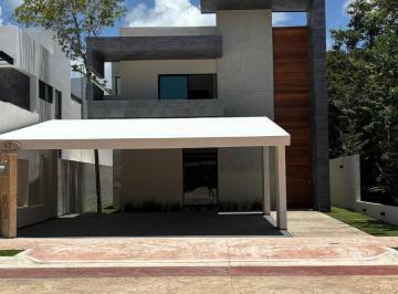 Casa · 345m² · 4 Recámaras · 3 Estacionamientos · Casa Nueva en Lagos del Sol / Brand New Home in Lagos del Sol