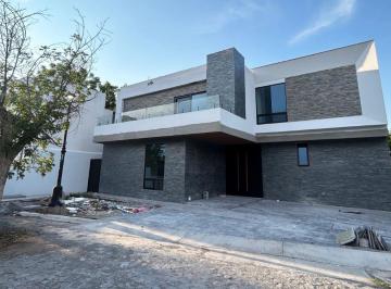 Casa de 3 habitaciones, Saltillo · Casa en Venta en Residencial San Alberto