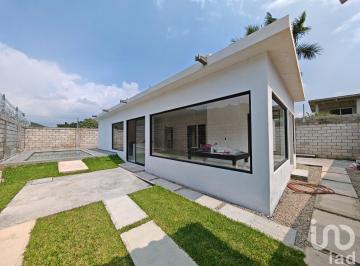 Casa · 95m² · 3 Recámaras · 1 Estacionamiento · Venta de Casa en Tlayacapan Morelos