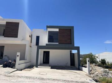 Casa de 3 habitaciones, Saltillo · Se Renta Casa en San Vicente