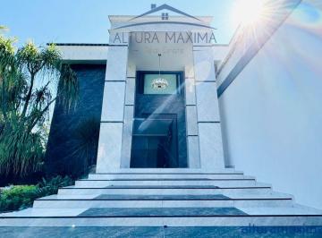 Esta Exclusiva y lujosa Residencia totalmente remodelada se encuentra en uno de  · Lujosa Residencia en Venta Puerta de Hierro Andares Zapopan