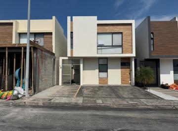 Casa · 140m² · 3 Recámaras · 2 Estacionamientos · Casa en Lomas de La Rioja en Venta