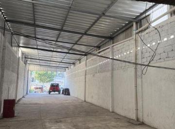 Bodega comercial de 2 habitaciones, Morelia · Bodegas en La Salida a Charo 10 X 45 Buena Altura Oficina y Baños Cerca de El Centro Techada Nueva
