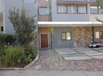 Casa de 3 habitaciones, Querétaro · Casa en Venta - Atozano - Queretaro - C1525
