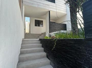 Casa · 340m² · 4 Recámaras · 2 Estacionamientos · Casa en Venta Lomas del Roble