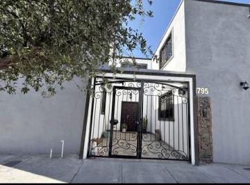 Casa de 3 habitaciones, Saltillo · Casa en Venta en Colonia Valencia Al Poniente de Saltillo