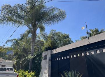 Casa · 550m² · 5 Recámaras · 4 Estacionamientos · Casa en Renta
