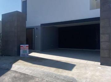 Casa de 4 habitaciones, Saltillo · Casa en Venta Rincón de Los Encinos