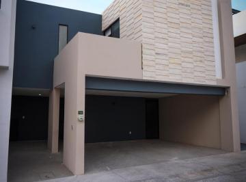 Casa · 259m² · 3 Recámaras · 2 Estacionamientos · Casa en Venta en Lomas de Chapultepec