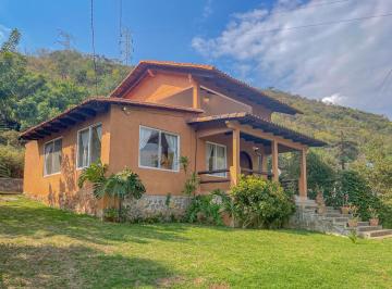 Casa · 125m² · 2 Recámaras · 1 Estacionamiento · Casa con Jardin en Renta en San Gaspar | Valle de Bravo