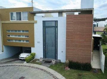 Casa de 4 habitaciones, Zapopan · Casa en Venta en Altavista Residencial - Coto Altavista Bosque