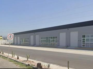 Bodega comercial · 300m² · 4 Estacionamientos · Bodega en Renta 300 m² Zona Norponiente de Querétaro. gps