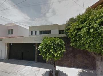 Casa de 4 habitaciones, Irapuato · Venta de Casa en Irapuato, Guanajuato.