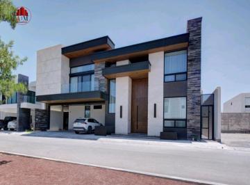 Casa de 5 habitaciones, Saltillo · Casa en Venta. Residencia Rincón de Los Encinos