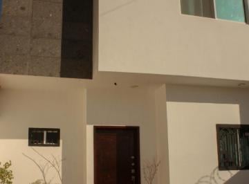 Casa · 150m² · 3 Recámaras · 2 Estacionamientos · Casa Calle Moctezuma 4970, Nueva Puesta del Sol, La Paz - (4)