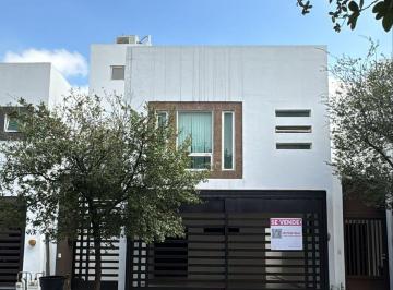Casa de 4 habitaciones, Monterrey · Hermosa Casa en Venta Cumbres Santa Clara 4to Sector!