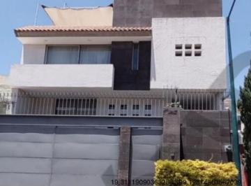 Casa · 453m² · 3 Recámaras · 1 Estacionamiento · Casa en Venta en Circuito de Los Parques, Fraccionamiento Parque Coyoacán, Cdmx
