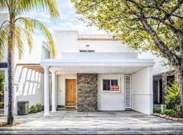 Casa en condominio de 3 habitaciones, Monterrey · Venta Casa en Cerrada El Sabino Residencial, Monterrey, N. L.
