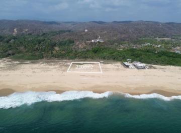 Terreno / Lote , San Pedro Pochutla · Terreno en Venta con Frente de Playa en Playa Tahueca de 2100 m²