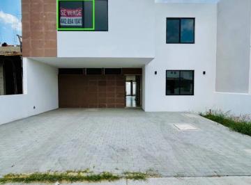 Casa en condominio · 300m² · 4 Recámaras · 3 Estacionamientos · Casa en Venta en Lomas de Juriquilla, Querétaro