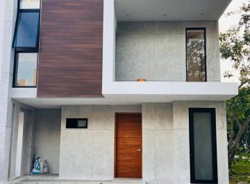 Casa en condominio · 194m² · 3 Recámaras · 2 Estacionamientos · Arbolada Casa en Venta a Estrenar