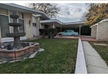 Casa · 750m² · 4 Recámaras · 4 Estacionamientos · Casa en Venta en San Pedro Garza Garcia Para Remodelar