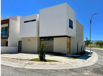 Casa en condominio · 230m² · 4 Recámaras · 2 Estacionamientos · Estrena Casa en Venta Querétaro Juriquilla