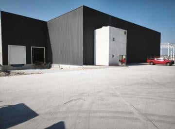 Bodega comercial · 1523m² · 4 Estacionamientos · Bodega a 500 m de Toyota