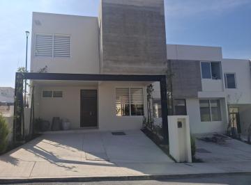 Casa en condominio · 169m² · 3 Recámaras · 2 Estacionamientos · Venta de Casa Nueva en Zibata