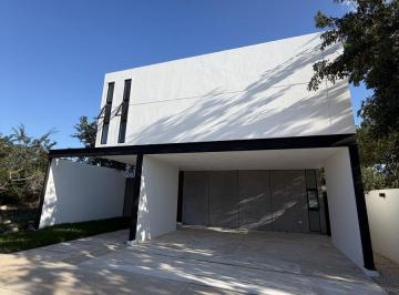 Casa · 288m² · 4 Recámaras · Venta de Casa en El Norte de Merida Conkal Yucatán