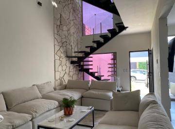 Casa · 167m² · 4 Recámaras · 2 Estacionamientos · Casa en Venta en Fracc. con Vigilancia. Ampliacion Vista Hermosa, Cuernavaca