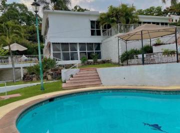 Casa · 450m² · 7 Recámaras · 3 Estacionamientos · Casa en Venta en Lomas de Cortes, Cuernavaca