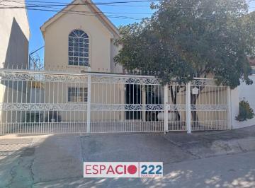 Casa de 3 habitaciones, Chihuahua · Se Renta Casa de 2 Plantas (Buena Ubicación) en Fracc. Las Fuentes $18,000