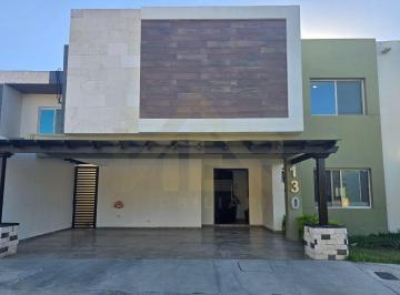 Casa de 3 habitaciones, Saltillo · Residencia Equipada en Venta en Real de Torrecillas