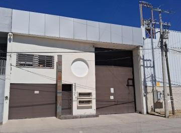 Local comercial · 500m² · 2 Estacionamientos · Excelente Bodega en Renta Transportistas