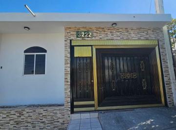 Casa · 93m² · 2 Recámaras · 1 Estacionamiento · Casa en Venta en Lomalinda