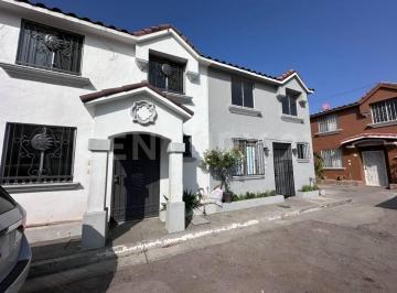 Casa · 87m² · 3 Recámaras · 2 Estacionamientos · Casa en Renta en Baja Maq El Aguila, Tijuana Baja California.