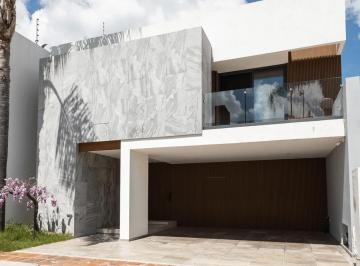 Casa · 340m² · 3 Recámaras · 2 Estacionamientos · Casa en Venta en Misión de San Martinito