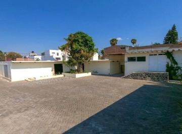 Oficina · 850m² · 17 Estacionamientos · Excelente Inmueble a Solo Unos Pasaso de Av Domingo Diez