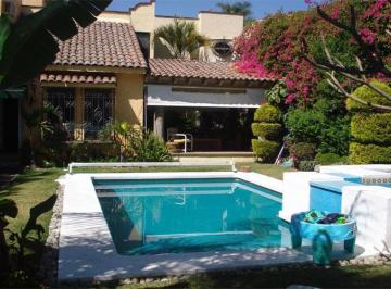 Casa · 349m² · 4 Recámaras · 2 Estacionamientos · Casa - Vista Hermosa